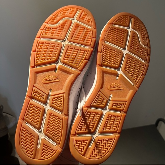 Nike Air Royal 2 white with black size 7.5 - Picture 7 of 7